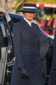 A Mensagem Por Trás do Look de Melania Trump